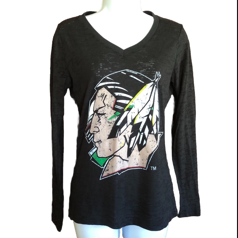 Black UND Fighting Sioux burnout long sleeve T-shirt size medium